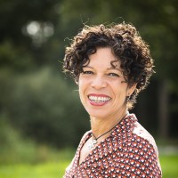 Cinthya De Vaal