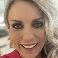 Lara Lauric Davis