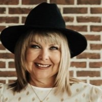 Lori Priest