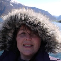 Dr Lindsay Jones