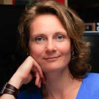 Esther Van Well