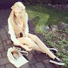 Leonie R