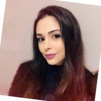 Thais Cruz