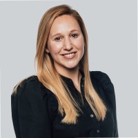 Julie Holder, Aia