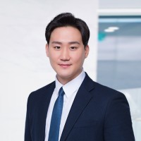 Eunchang Lee