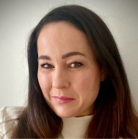 Dr. Jasmin Auer