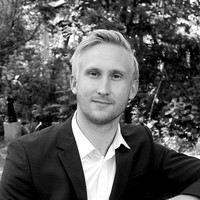 Peter Larionov