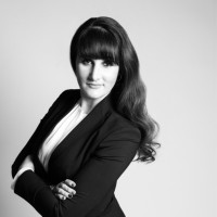 Amelia Antje White L.Lm, Ply, Asm
