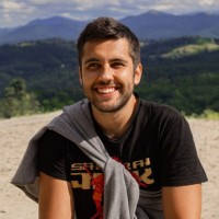 Владислав Латаш