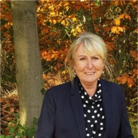 Bernadette De Leeuw