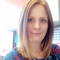 Karine Corneau, Cria