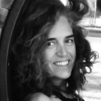 Carla Lavouras Moreira