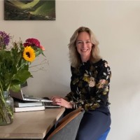 Mirjam van Dam