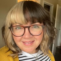 Jess Hallett Wayfarer Designs 👩🏻💻 Brand and Web Designer