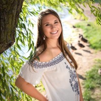 Leah Thompson