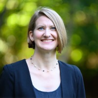 Hilary Jones, Dvm