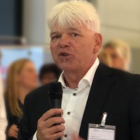 Michael Schroeter