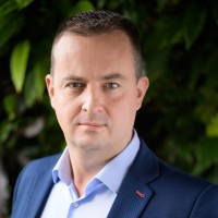 Komar Gabor