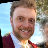 Oliver Holt