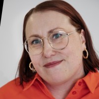 Minna Sumelius (she, her)