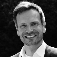 Dr. Florian Kache