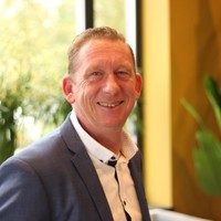 Adrie van Duuren MRE
