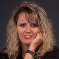 Simone Viebahn-Schneider