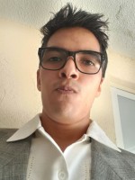 Orlando León
