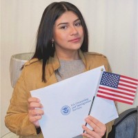 Laura Flores