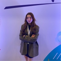 Esra Erkan