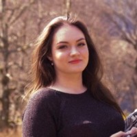 Elina Svisciova