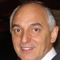 MOISÉS DOURADO