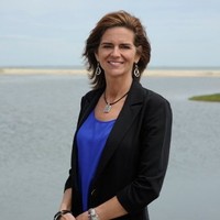 Paula Peters