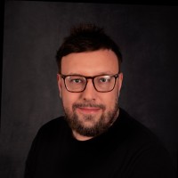 Simon Lowe