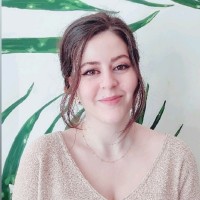 Kübra Çamır 倪唯一