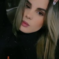 Claudia Izaguirre