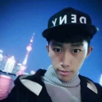 杨依凡