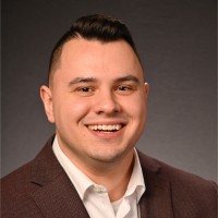 Beau Bilek, Rhia