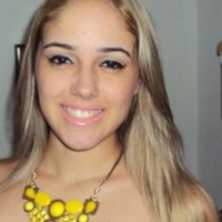 Laura Chaves