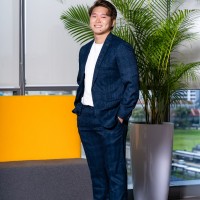 Yong Guan Low