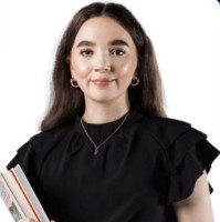 Chloe Hinton