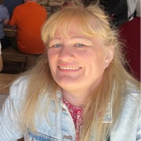 Nicola Lowe