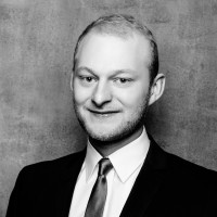 Dr. Nils Janson
