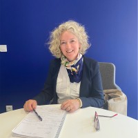 Catherine DE BATTISTI