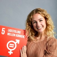 Anne Skamris Holm