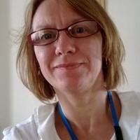 Julie Holmes