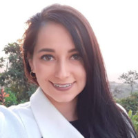 Daniela Cast