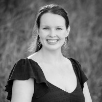 Fiona Nicholson (San-Garde)