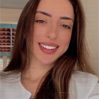 Débora Vitória
