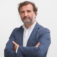 Alejandro L . Galera